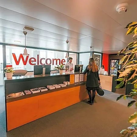 Hotel Swisstech 2*